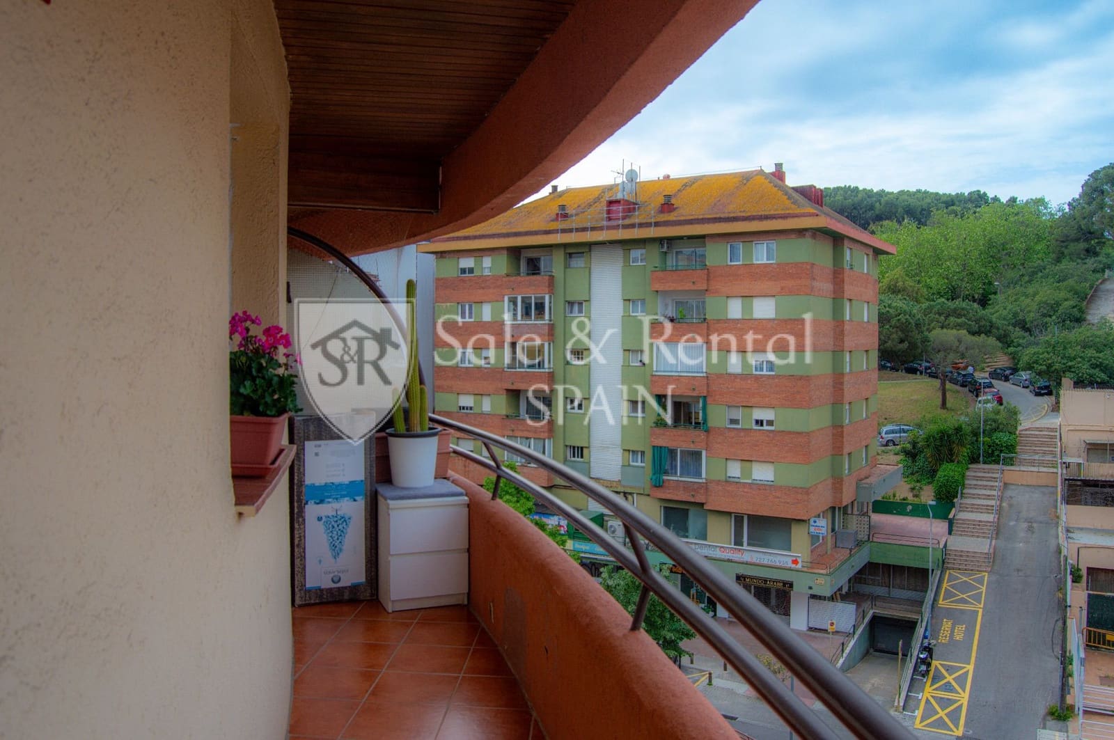 2 bedroom Flat for sale in Lloret de Mar - € 165,000 (Ref: 9854814)