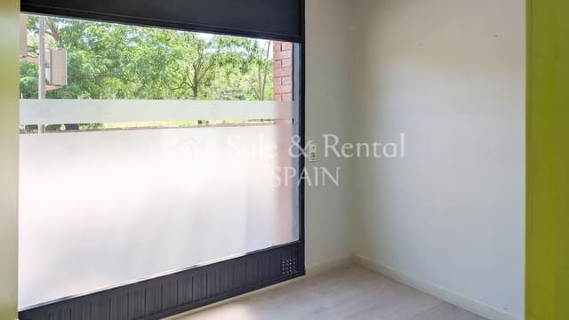 Commercieel te koop in Gerona stad - € 125.000 (Ref: 9861475)