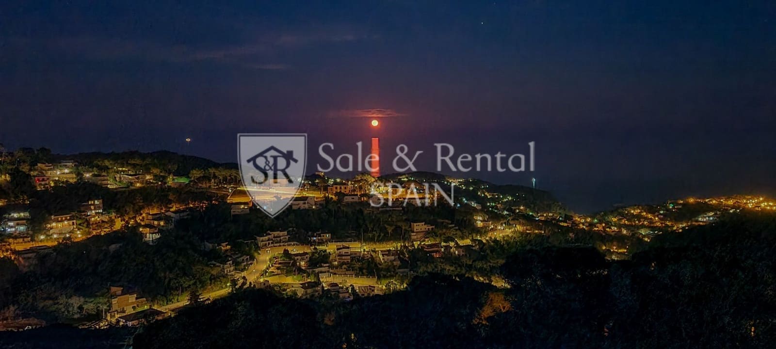 6 makuuhuone Huvila myytävänä paikassa Lloret de Mar mukana uima-altaan 
autotalli - 790 000 € (Ref: 9866394)