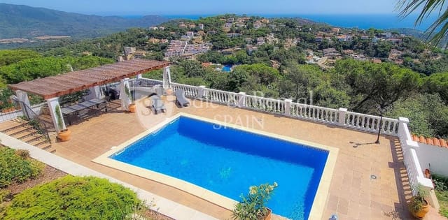 6 makuuhuone Huvila myytävänä paikassa Serra Brava, Lloret de Mar mukana uima-altaan 
autotalli - 790 000 € (Ref: 9866394)