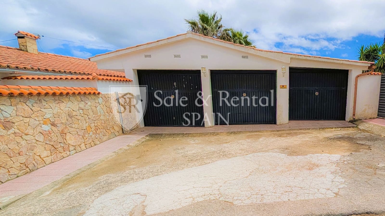 6 makuuhuone Huvila myytävänä paikassa Lloret de Mar mukana uima-altaan 
autotalli - 790 000 € (Ref: 9866394)