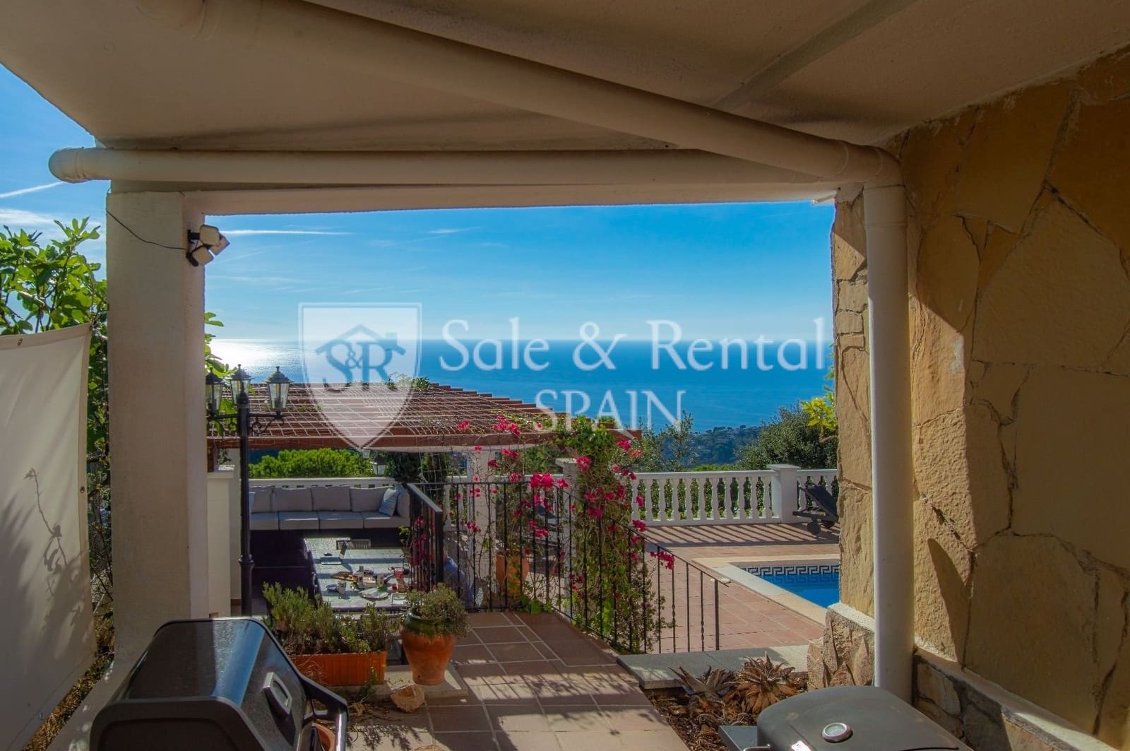 6 quarto Moradia para venda em Lloret de Mar com piscina garagem - 765 000 € (Ref: 9866394)