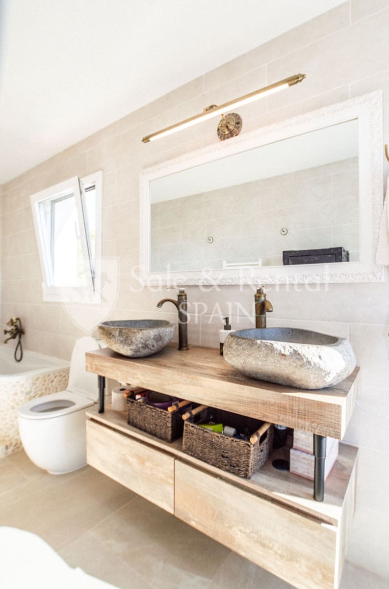 6 quarto Moradia para venda em Lloret de Mar com piscina garagem - 765 000 € (Ref: 9866394)