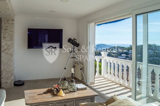 6 sovrum Villa till salu i Serra Brava, Lloret de Mar med pool garage - 765 000 € (Ref: 9866394)