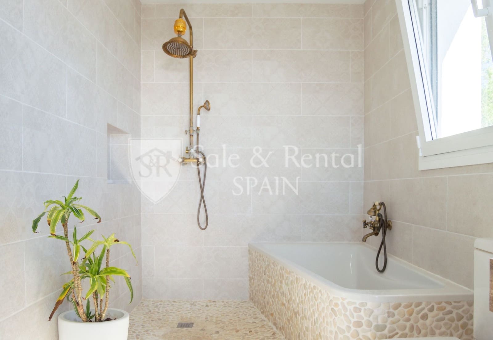 6 quarto Moradia para venda em Lloret de Mar com piscina garagem - 765 000 € (Ref: 9866394)