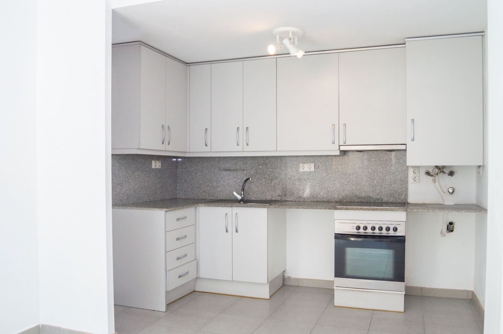 2 bedroom Flat for sale in Blanes - € 179,000 (Ref: 9946917)