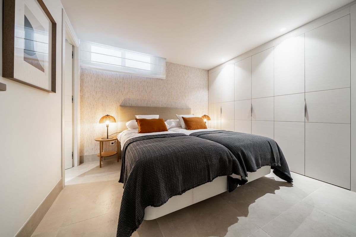 Chalet de 4 habitaciones en Estepona en venta con piscina garaje - 2.200.000 € (Ref: 7426279)