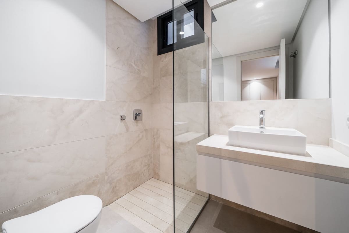 Chalet de 4 habitaciones en Estepona en venta con piscina garaje - 2.200.000 € (Ref: 7426279)