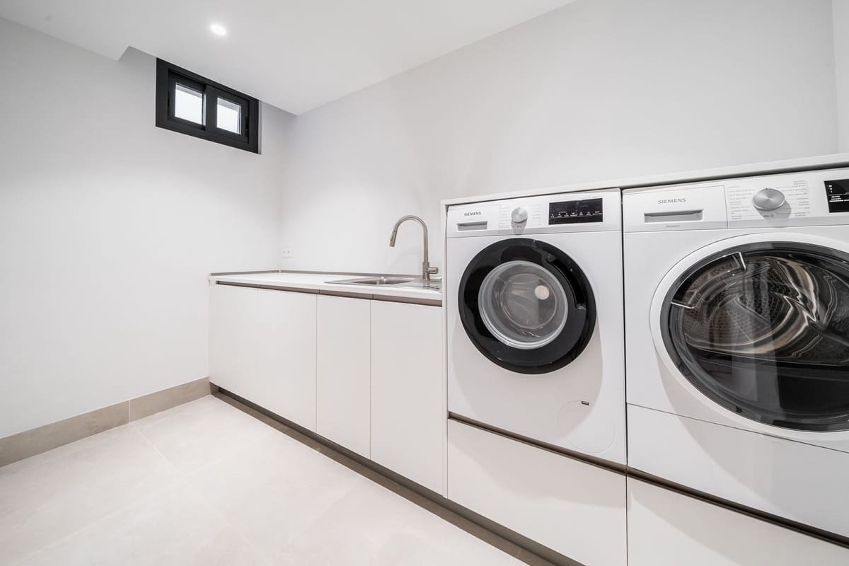 Chalet de 4 habitaciones en Estepona en venta con piscina garaje - 2.200.000 € (Ref: 7426279)