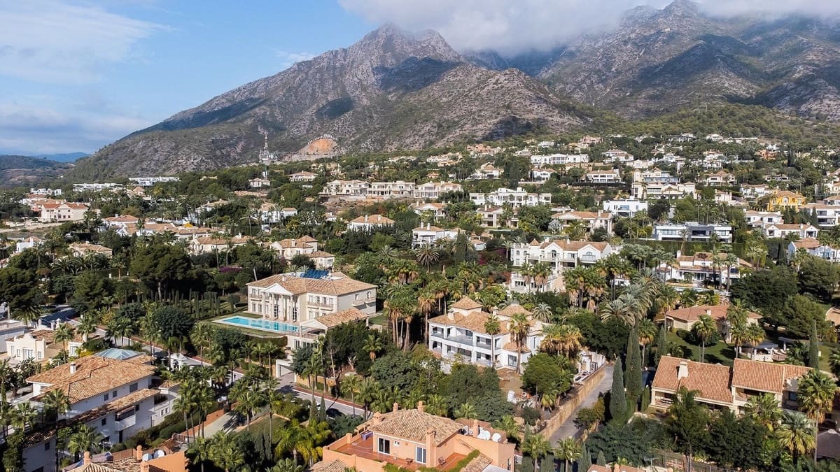 6 soverom Villa til salgs i Marbella med svømmebasseng garasje - € 8 500 000 (Ref: 7472937)