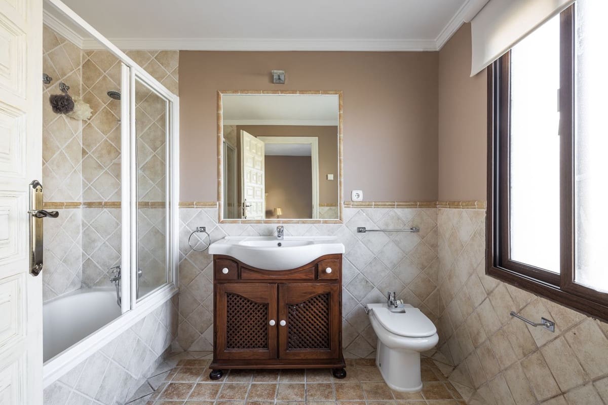 Chalet de 6 habitaciones en Benahavís en venta con piscina garaje - 1.695.000 € (Ref: 8098457)