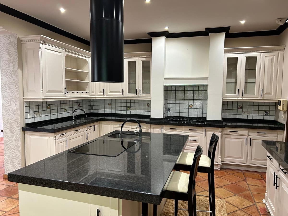 Chalet de 6 habitaciones en Marbella en venta con piscina garaje - 8.490.000 € (Ref: 9628072)