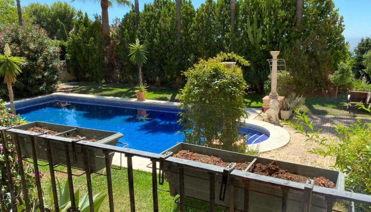 Chalet de 6 habitaciones en Marbella en venta con piscina garaje - 8.490.000 € (Ref: 9628072)