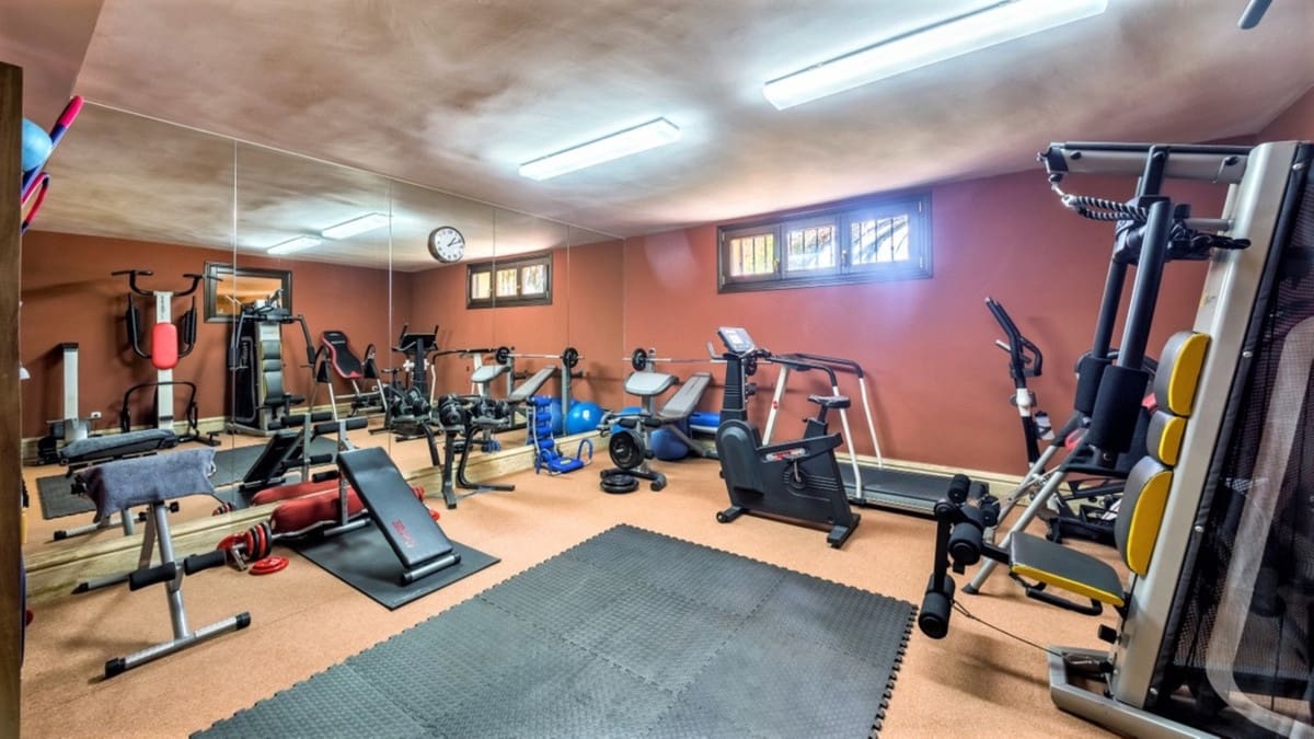 6 sypialnia Willa na sprzedaż w Marbella z basenem garażem - 8 490 000 € (Ref: 9628072)