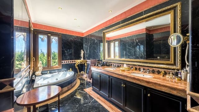 6 soverom Villa til salgs i Marbella med svømmebasseng garasje - € 8 490 000 (Ref: 9628072)