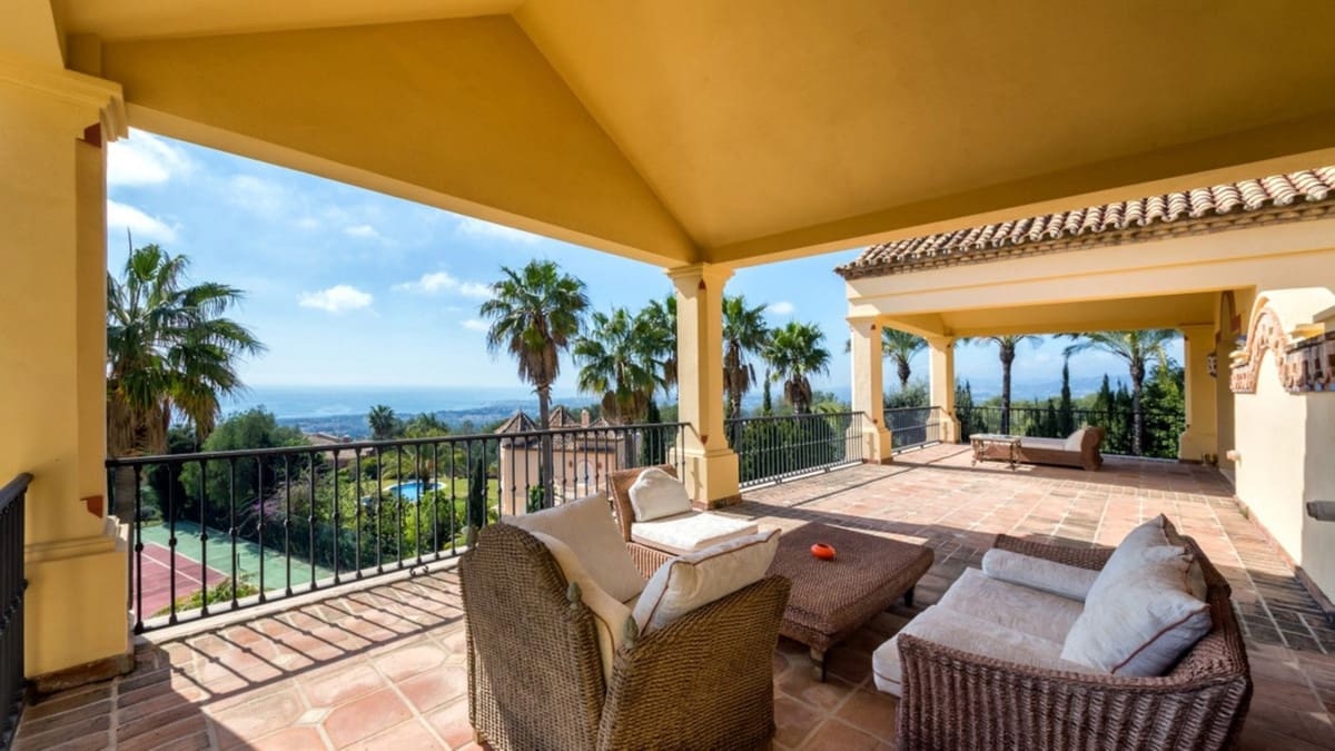 6 sypialnia Willa na sprzedaż w Marbella z basenem garażem - 8 490 000 € (Ref: 9628072)