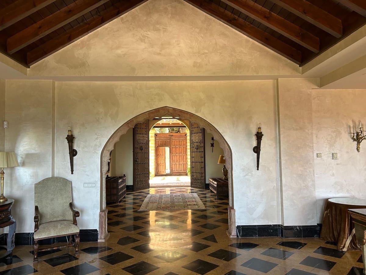 6 sypialnia Willa na sprzedaż w Marbella z basenem garażem - 8 490 000 € (Ref: 9628072)