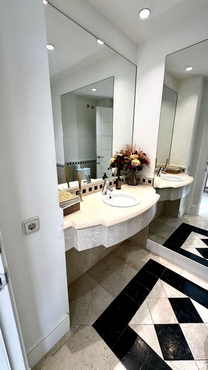 5 camera da letto Villa da affittare in Golden Mile con piscina garage - 17.000 € (Rif: 9628073)