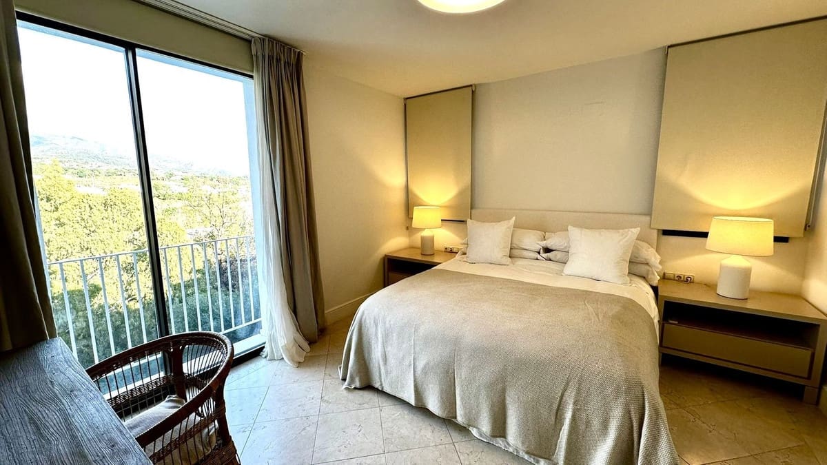 5 camera da letto Villa da affittare in Golden Mile con piscina garage - 17.000 € (Rif: 9628073)