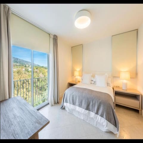 5 soveværelse Villa til leje i Golden Mile, Marbella med swimmingpool garage - € 17.000 (Ref: 9628073)