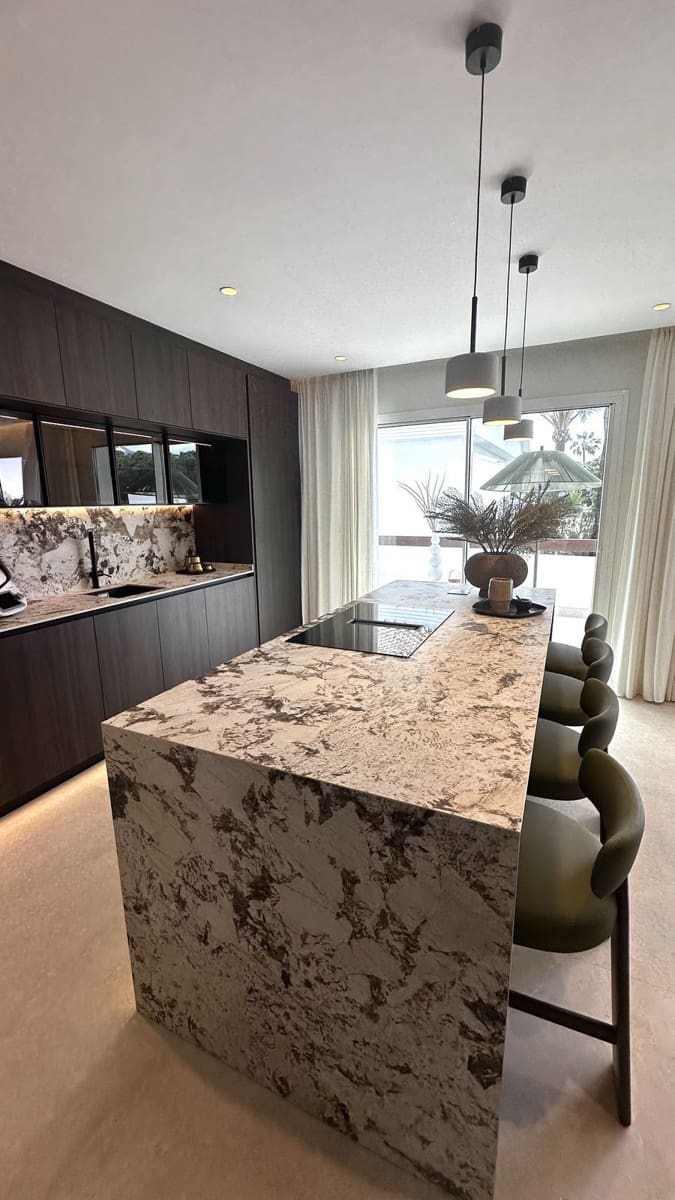 Apartamento de 3 habitaciones en Los Monteros en venta con piscina garaje - 2.450.000 € (Ref: 9628076)