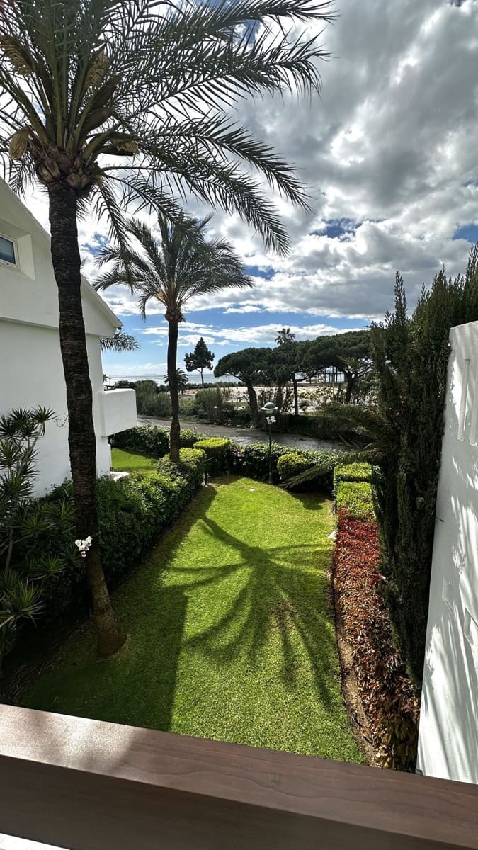 3 soverom Leilighet til salgs i Los Monteros med svømmebasseng garasje - € 2 450 000 (Ref: 9628076)