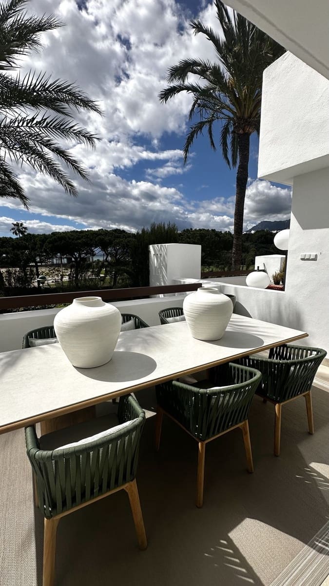 3 soverom Leilighet til salgs i Los Monteros med svømmebasseng garasje - € 2 450 000 (Ref: 9628076)
