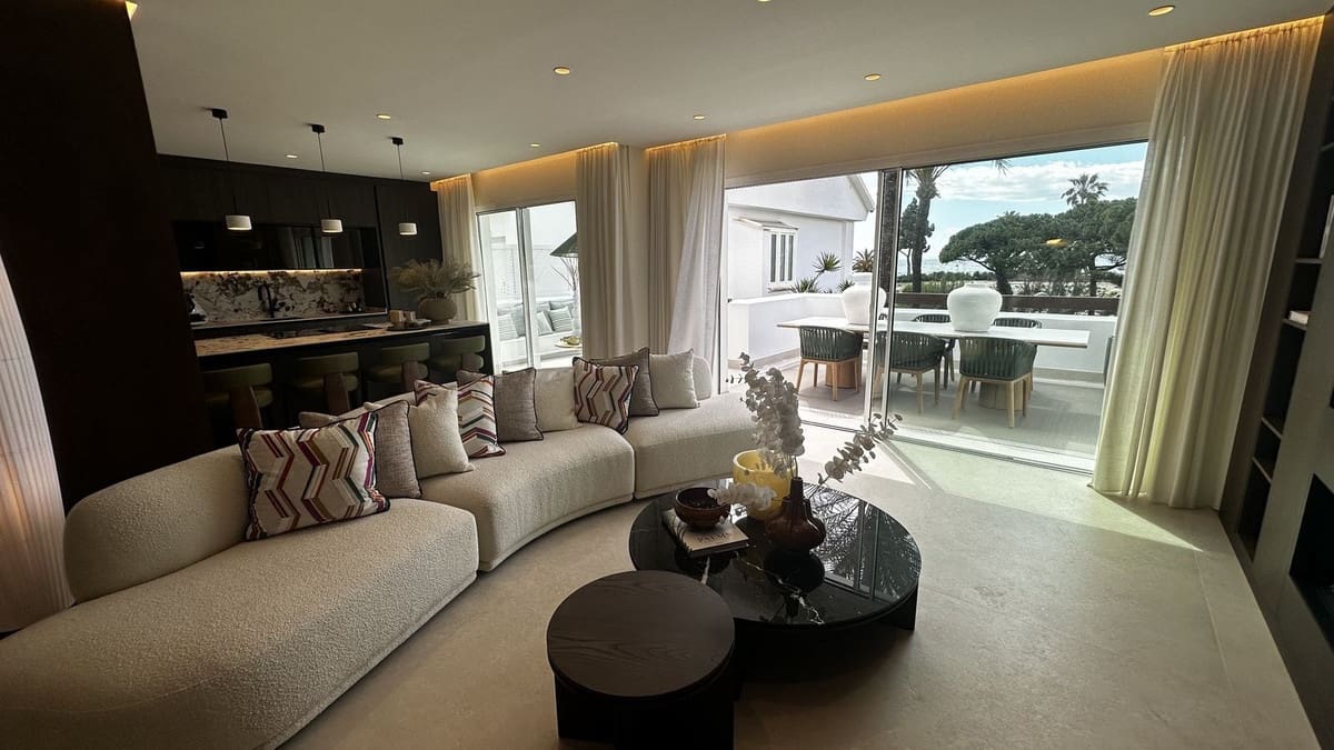 3 soverom Leilighet til salgs i Los Monteros med svømmebasseng garasje - € 2 450 000 (Ref: 9628076)