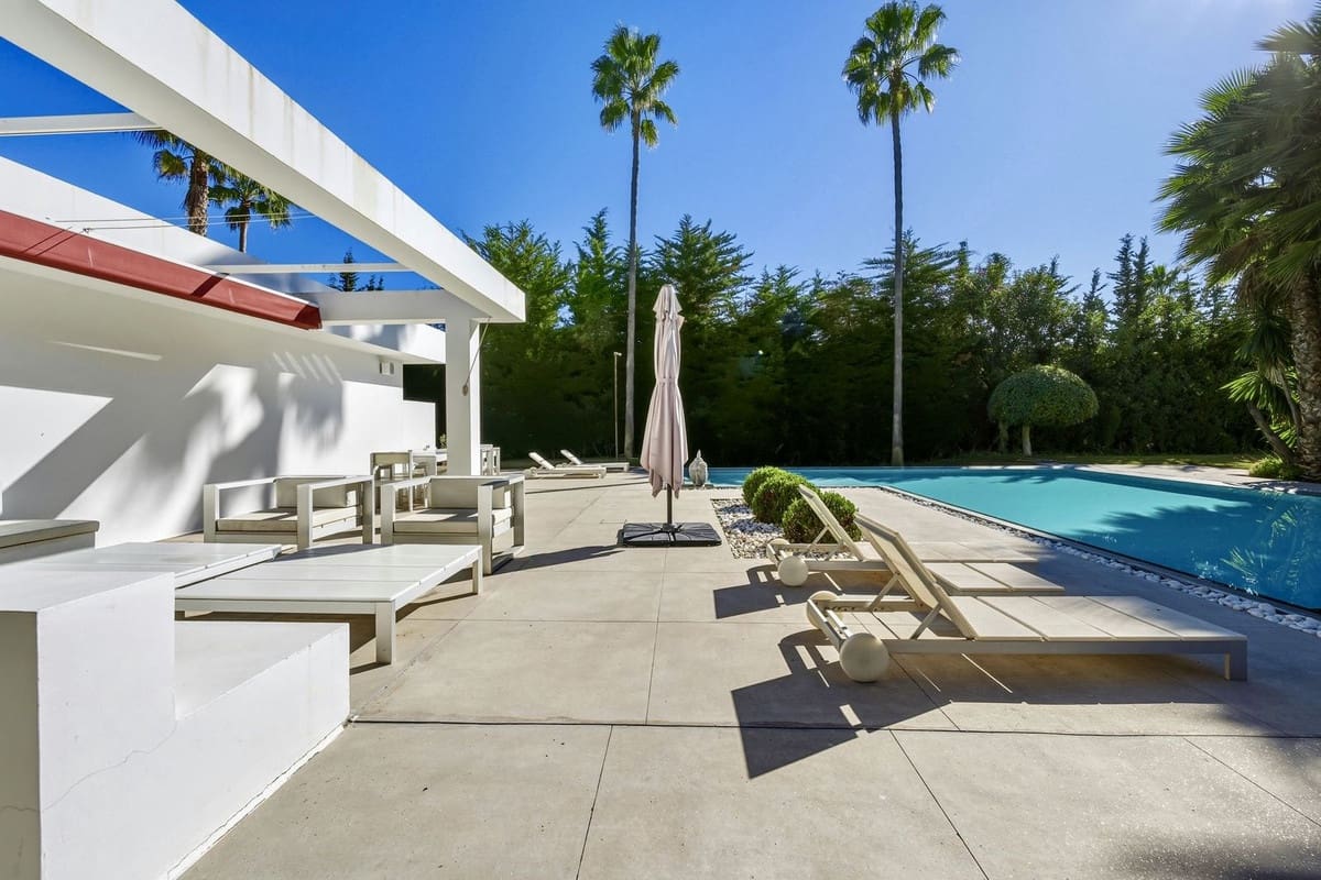 6 slaapkamer Villa te koop in Guadalmina met zwembad garage - € 5.900.000 (Ref: 9628077)