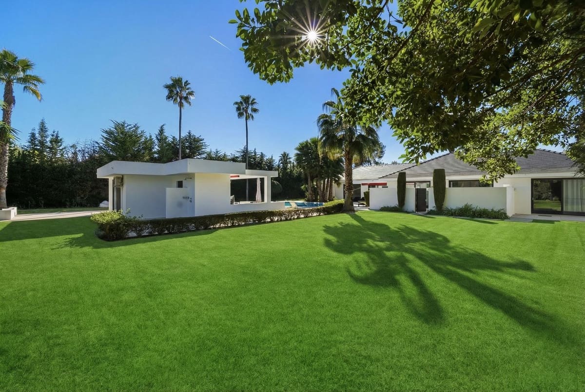 6 slaapkamer Villa te koop in Guadalmina met zwembad garage - € 5.900.000 (Ref: 9628077)