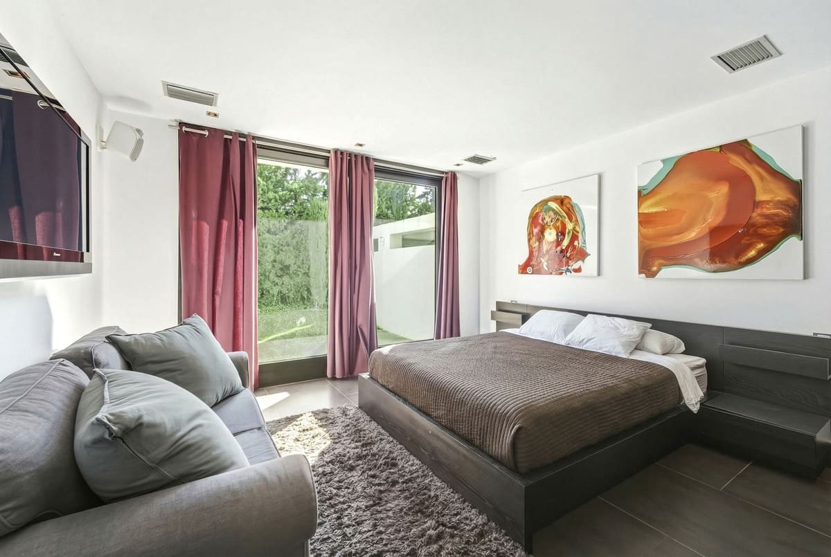 6 bedroom Villa for sale in Guadalmina with pool garage - € 5,900,000 (Ref: 9628077)