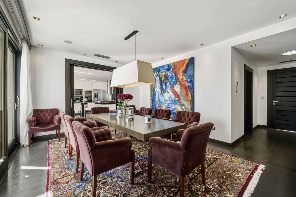 6 bedroom Villa for sale in Guadalmina with pool garage - € 5,900,000 (Ref: 9628077)