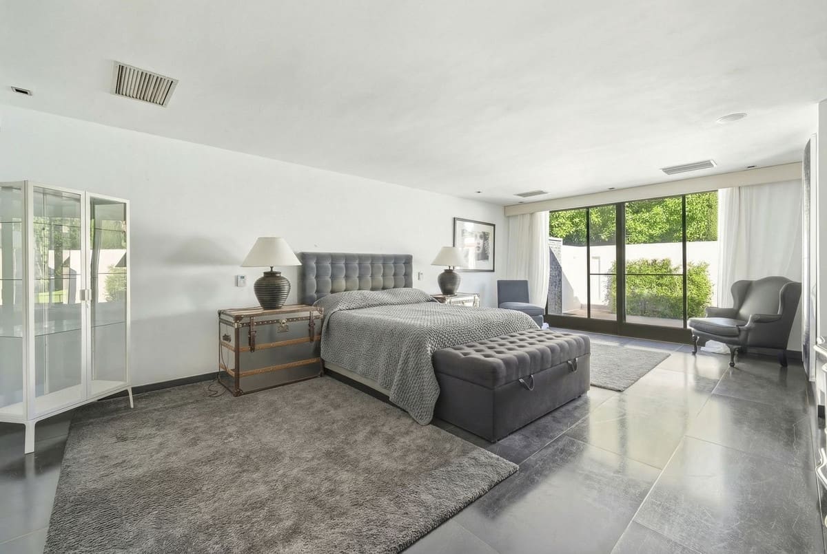 6 bedroom Villa for sale in Guadalmina with pool garage - € 5,900,000 (Ref: 9628077)