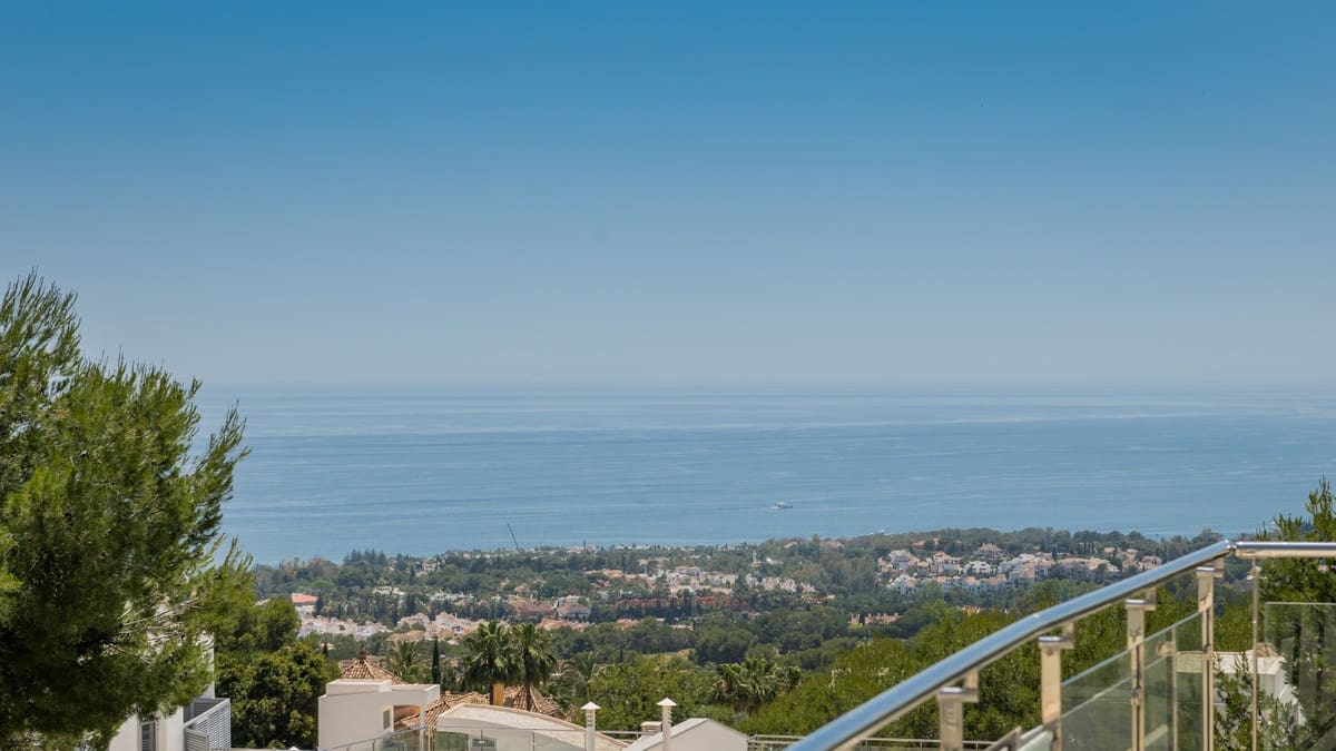 4 soverom Kjedet enebolig til salgs i Marbella med svømmebasseng garasje - € 3 000 000 (Ref: 9628078)