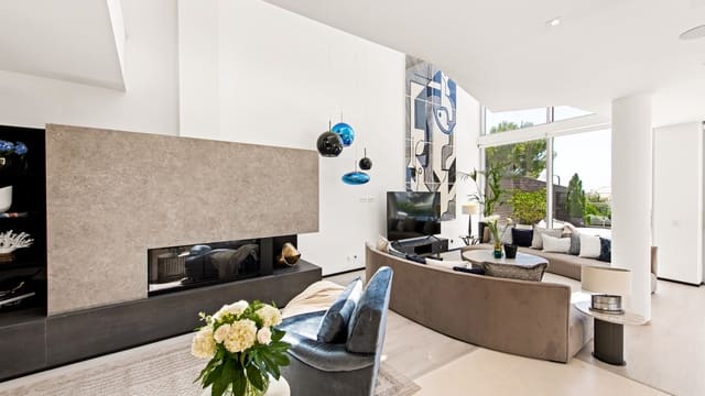 4 soverom Kjedet enebolig til salgs i Marbella med svømmebasseng garasje - € 3 000 000 (Ref: 9628078)