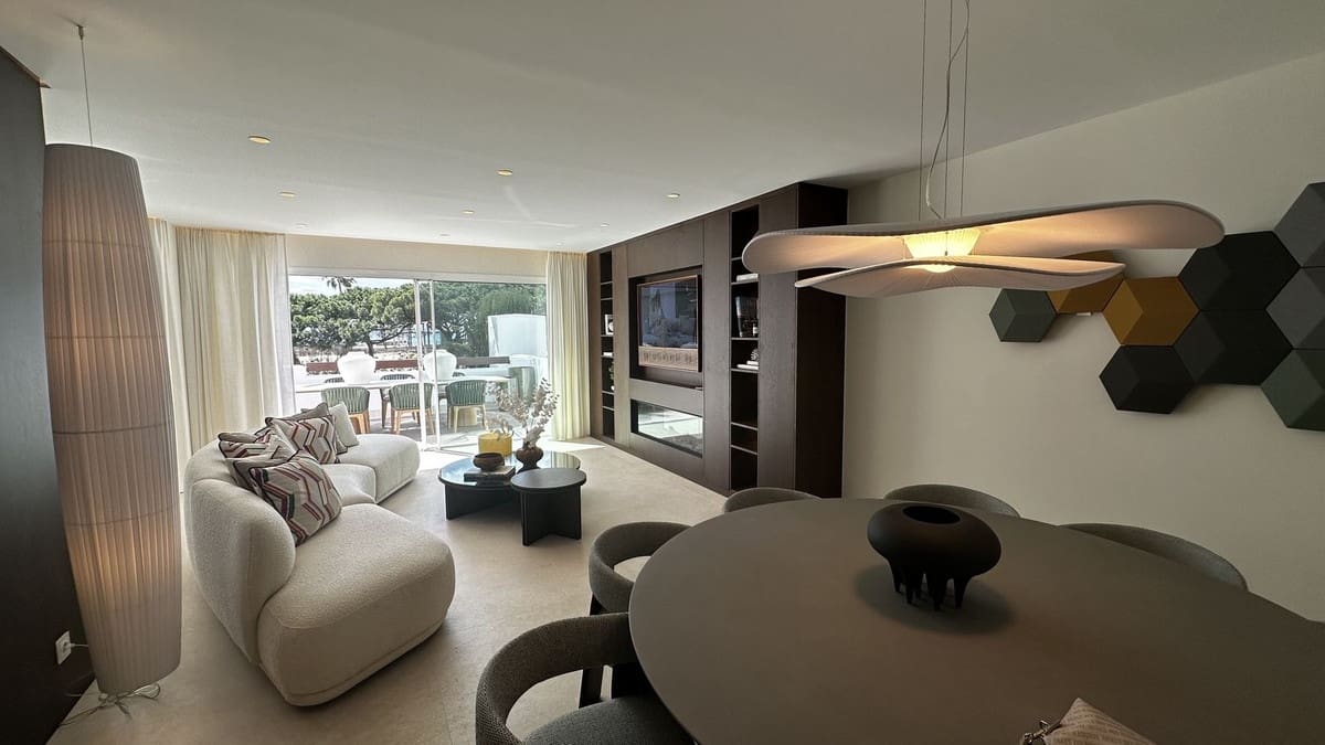 3 soverom Leilighet til salgs i Los Monteros med svømmebasseng garasje - € 2 250 000 (Ref: 9628079)