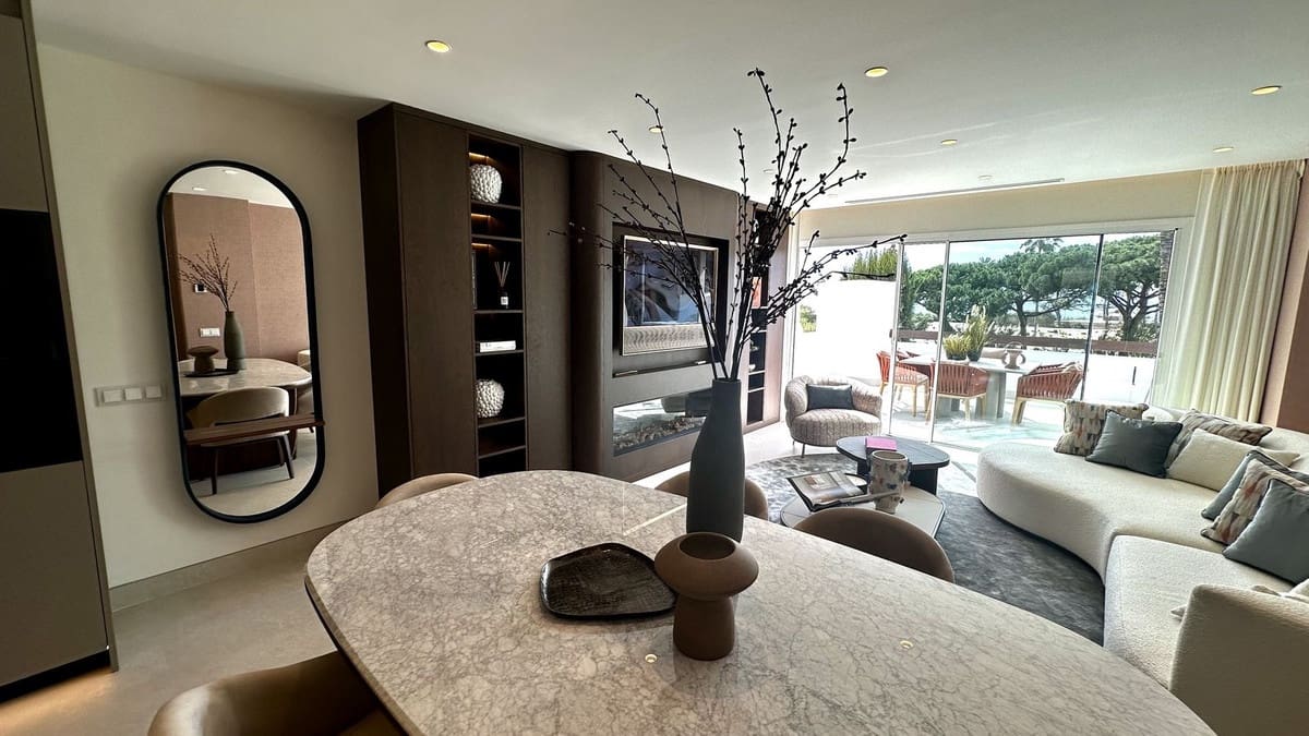 3 soverom Leilighet til salgs i Los Monteros med svømmebasseng garasje - € 2 250 000 (Ref: 9628079)