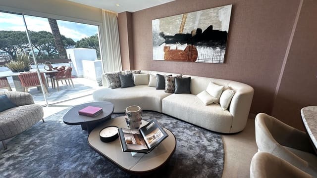 3 soverom Leilighet til salgs i Los Monteros, Marbella med svømmebasseng garasje - € 2 250 000 (Ref: 9628079)