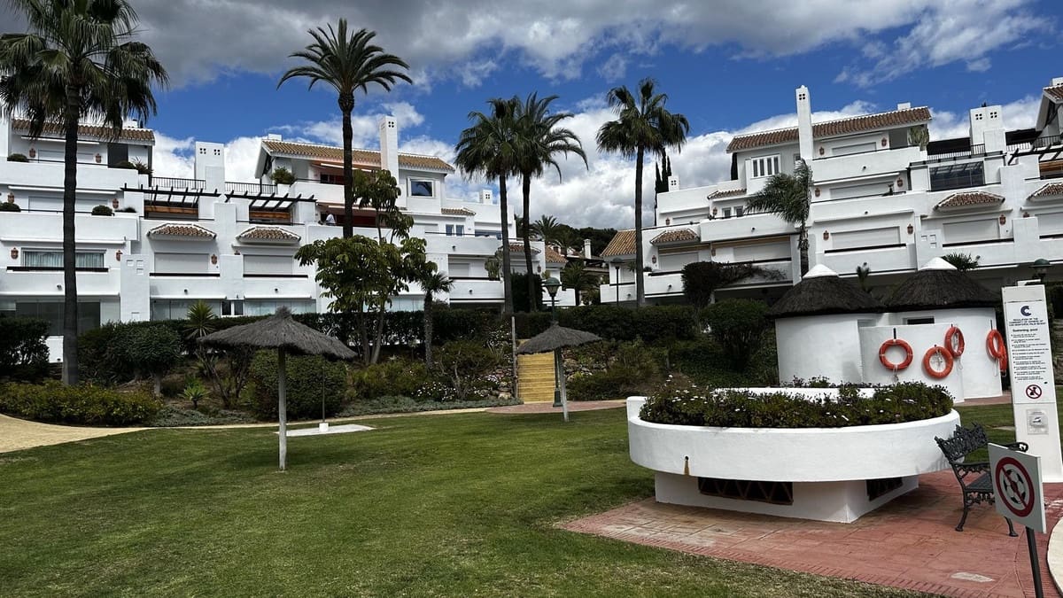 3 Zimmer Apartment zu verkaufen in Los Monteros mit Pool Garage - 2.450.000 € (Ref: 9628079)