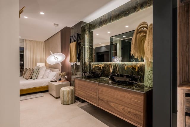 3 soverom Leilighet til salgs i Los Monteros, Marbella med svømmebasseng garasje - € 2 450 000 (Ref: 9628079)