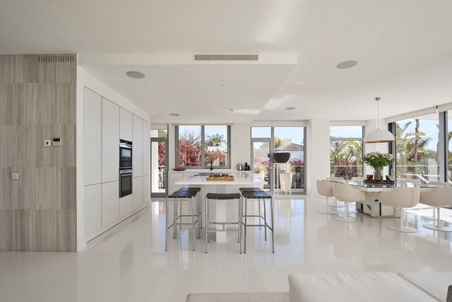 4 soverom Kjedet enebolig til salgs i Marbella med svømmebasseng garasje - € 3 950 000 (Ref: 9628080)