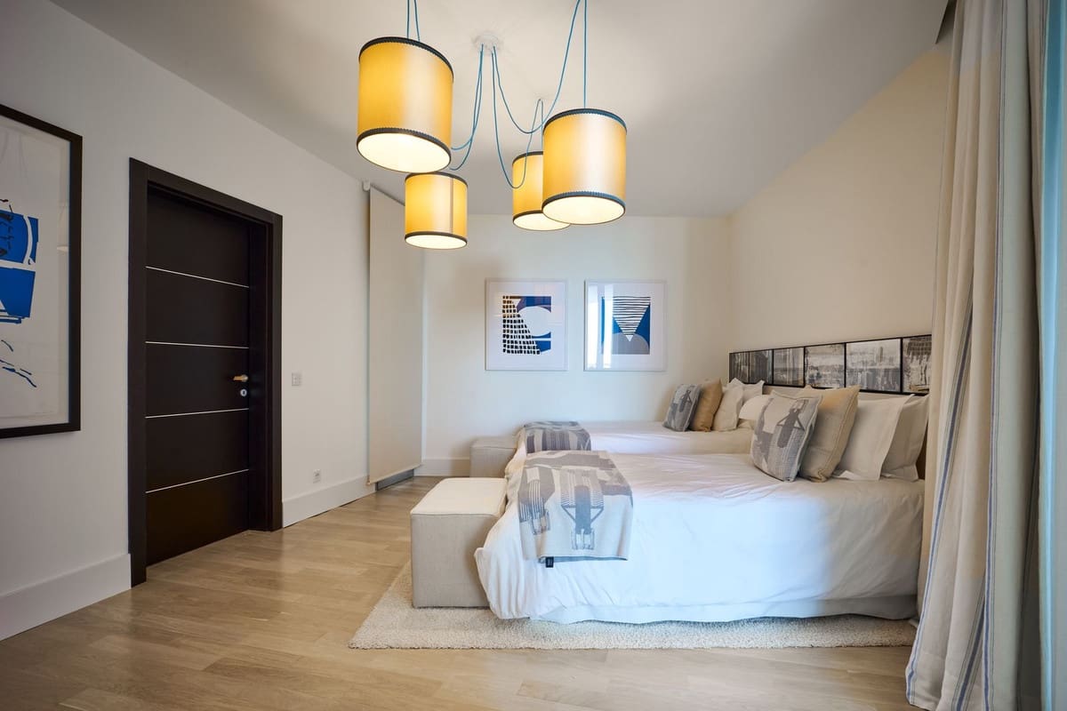 4 soverom Kjedet enebolig til salgs i Marbella med svømmebasseng garasje - € 3 950 000 (Ref: 9628080)