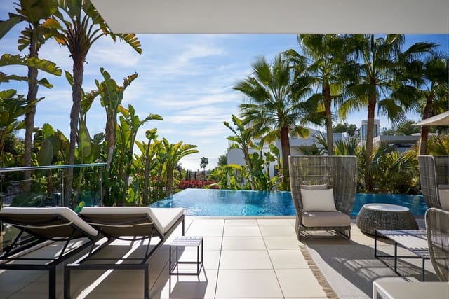 4 soverom Kjedet enebolig til salgs i Marbella med svømmebasseng garasje - € 3 950 000 (Ref: 9628080)