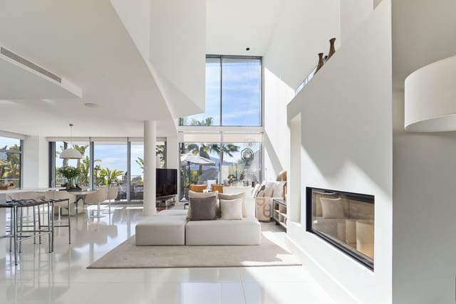 4 soveværelse Semi-Rækkehus til salg i Marbella med swimmingpool garage - € 3.950.000 (Ref: 9628080)