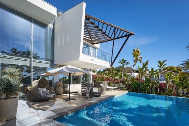 4 quarto Moradia Geminada para venda em Marbella com piscina garagem - 3 950 000 € (Ref: 9628080)