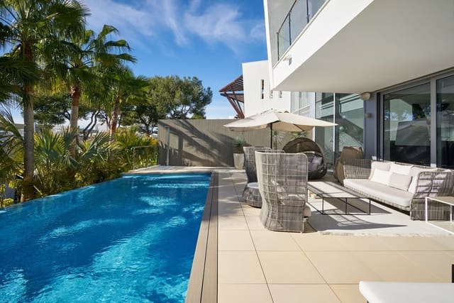 4 bedroom Semi-detached Villa for sale in Marbella with pool garage - € 3,950,000 (Ref: 9628080)