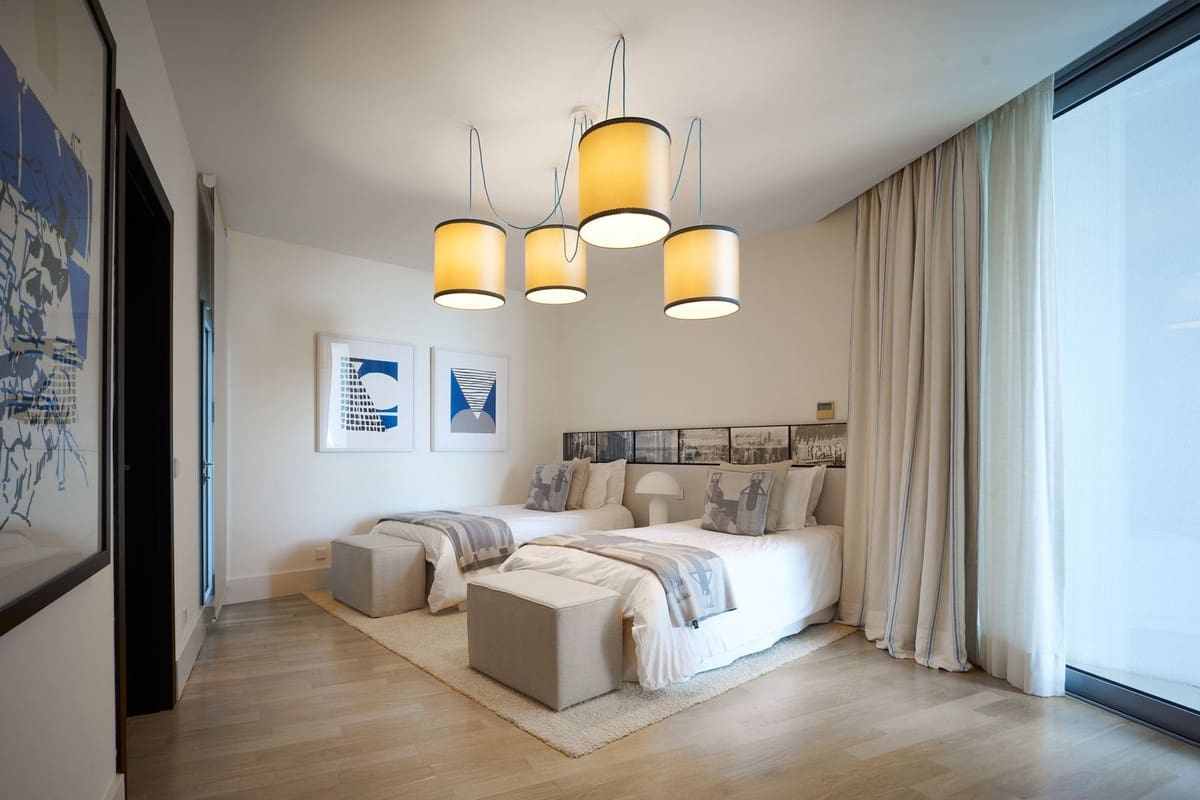 4 bedroom Semi-detached Villa for sale in Marbella with pool garage - € 3,950,000 (Ref: 9628080)