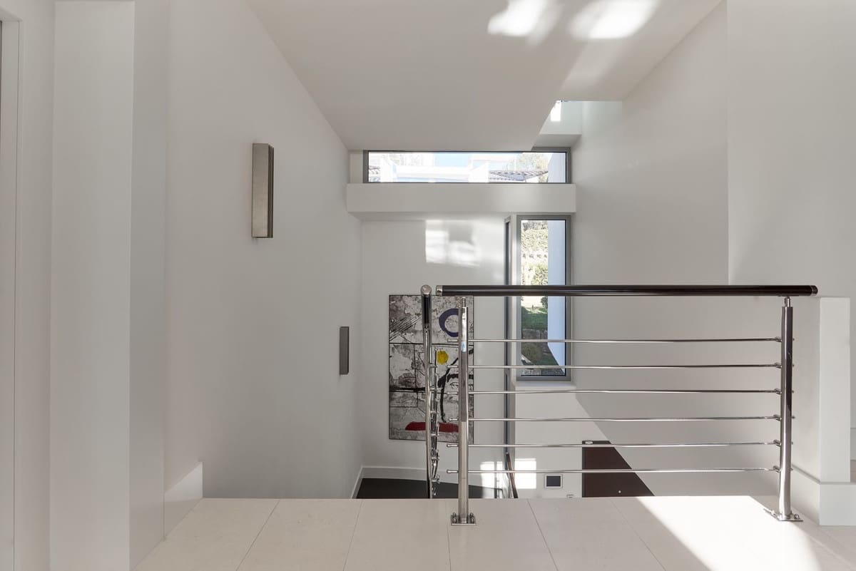 4 bedroom Semi-detached Villa for sale in Marbella with pool garage - € 3,950,000 (Ref: 9628080)