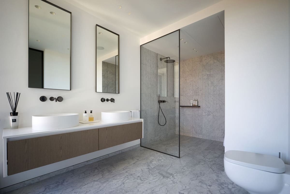 4 bedroom Semi-detached Villa for sale in Marbella with pool garage - € 3,950,000 (Ref: 9628080)