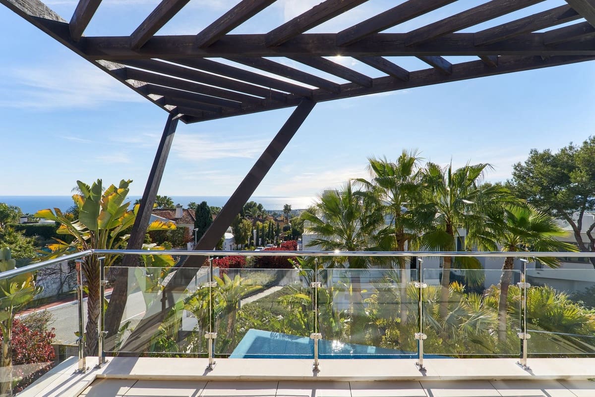 4 bedroom Semi-detached Villa for sale in Marbella with pool garage - € 3,950,000 (Ref: 9628080)